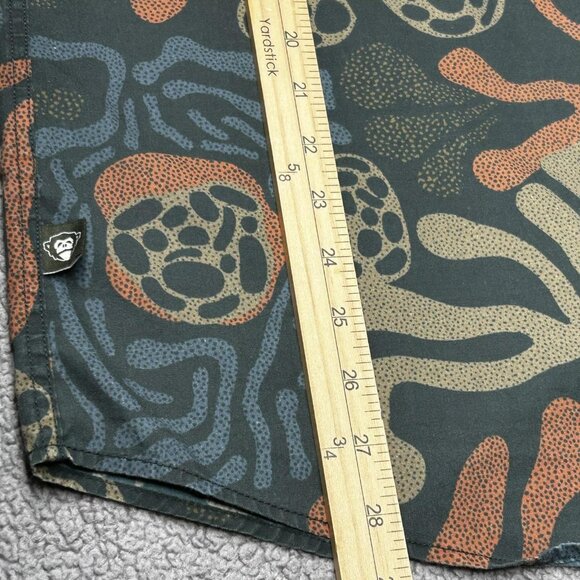 Howler Bros Shirt Mens Large Green Short Sleeve Button Down Abstract Print Surf - Picture 9 of 9